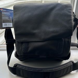NWT - Lowepro PRO Messenger camera bag